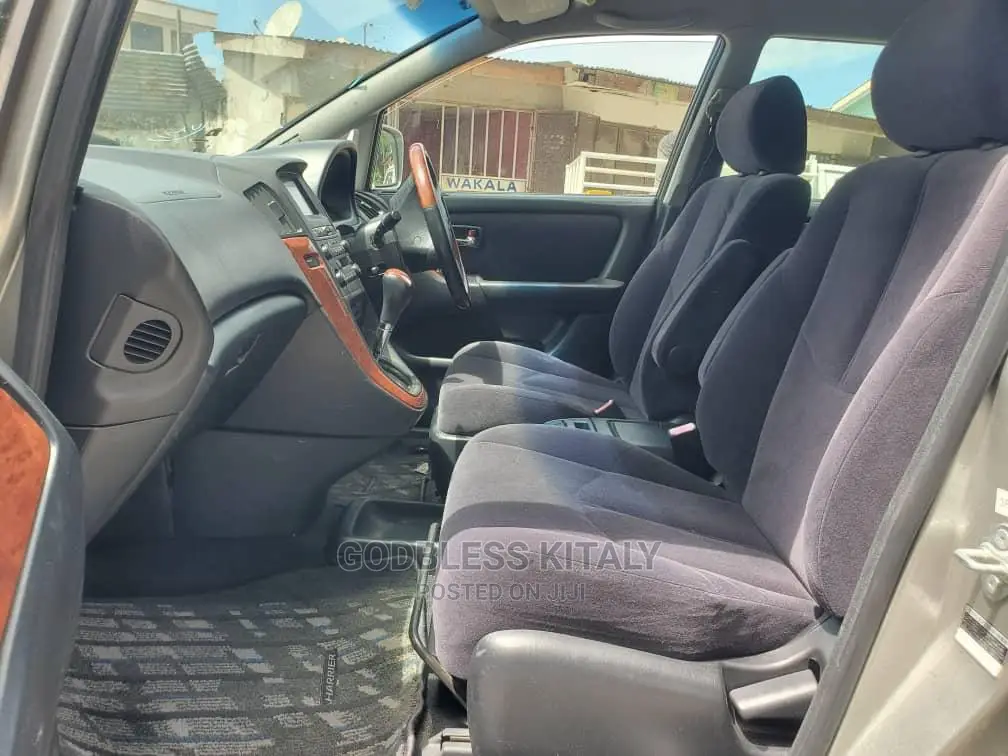 Toyota Harrier 2001 Silver