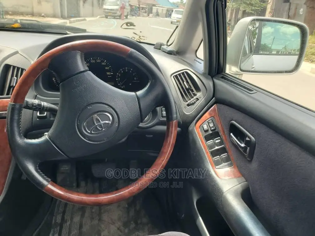 Toyota Harrier 2001 Silver