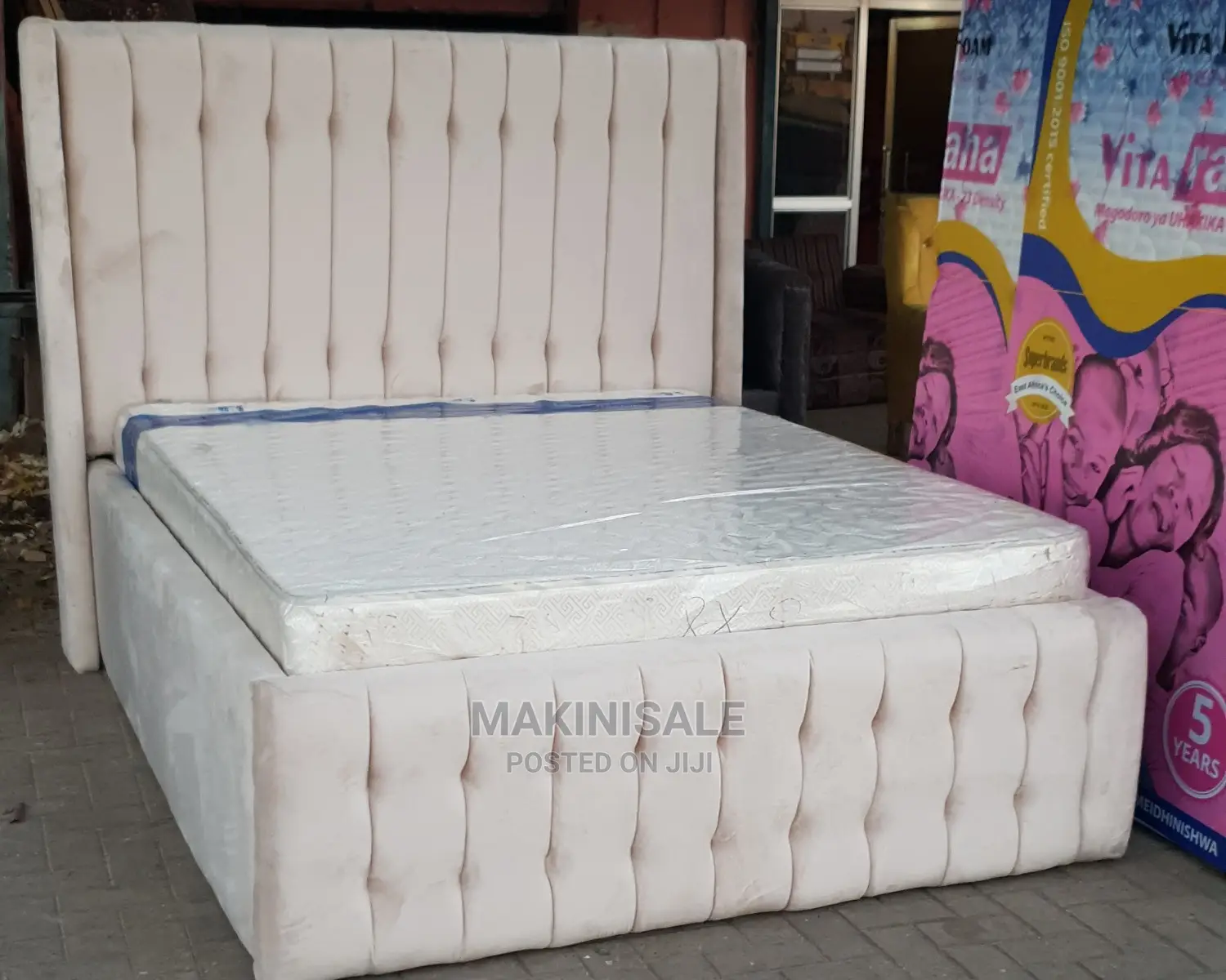 Kitanda Kizuri Cha Sofa Bei Yetu Ni Poa Sana