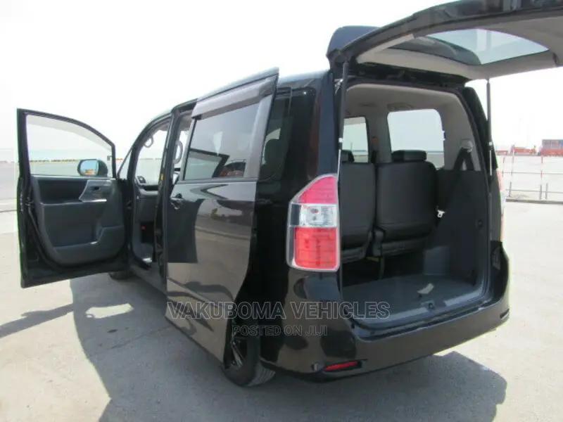 Toyota Noah 2007 Black