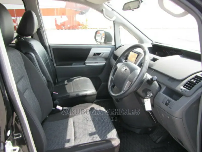 Toyota Noah 2007 Black