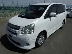 Toyota Noah 2007 Pearl