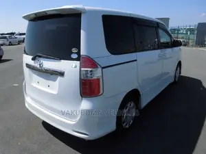 Toyota Noah 2007 Pearl