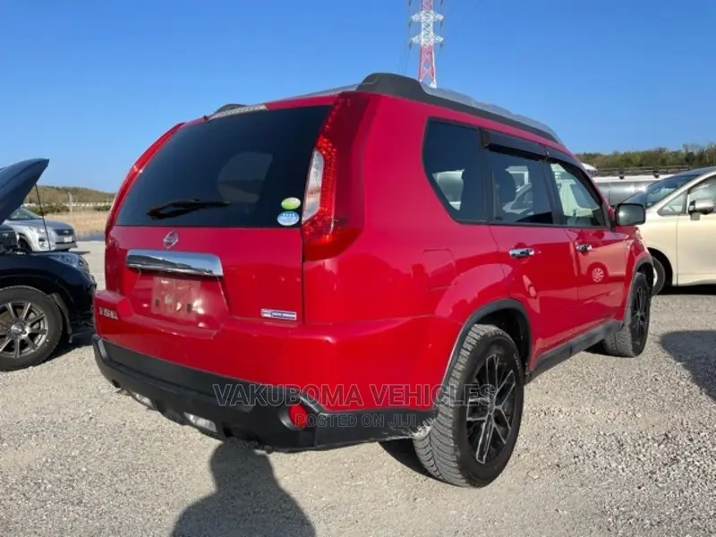 Nissan X-Trail 2012 Red