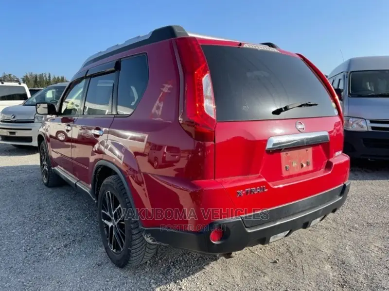 Nissan X-Trail 2012 Red