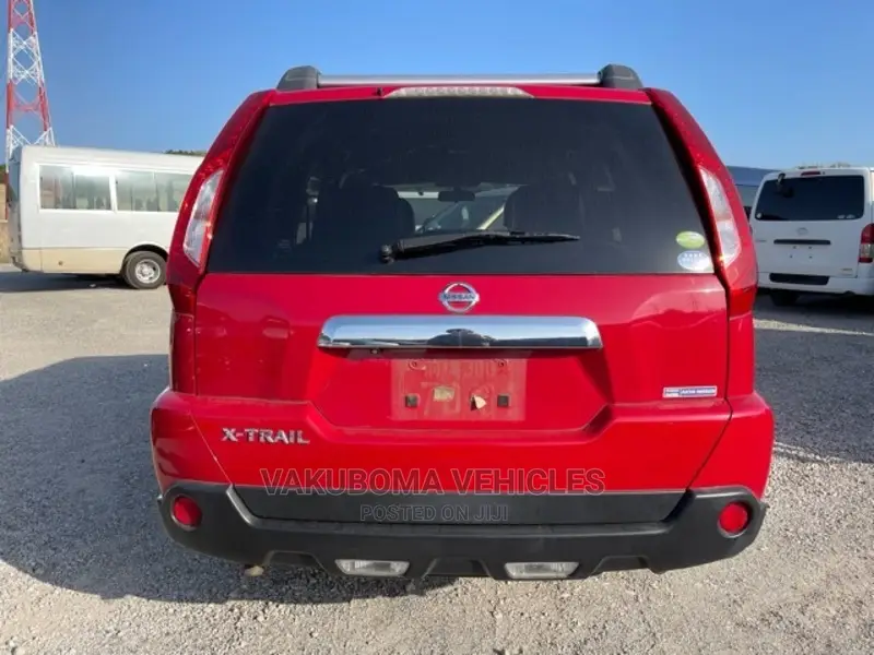 Nissan X-Trail 2012 Red