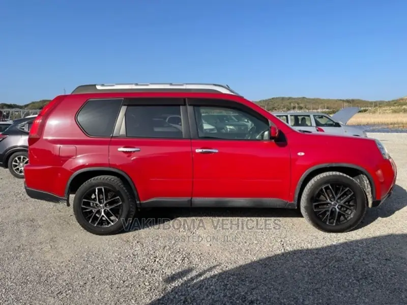 Nissan X-Trail 2012 Red