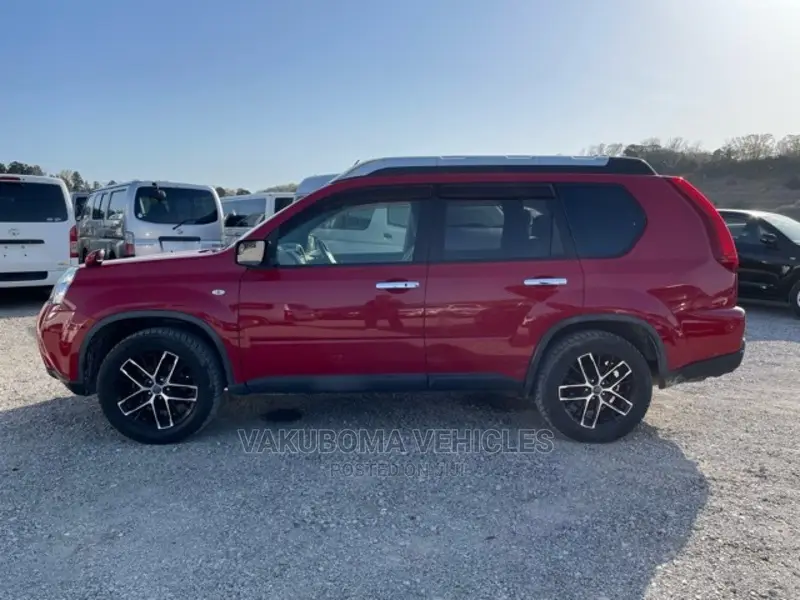 Nissan X-Trail 2012 Red