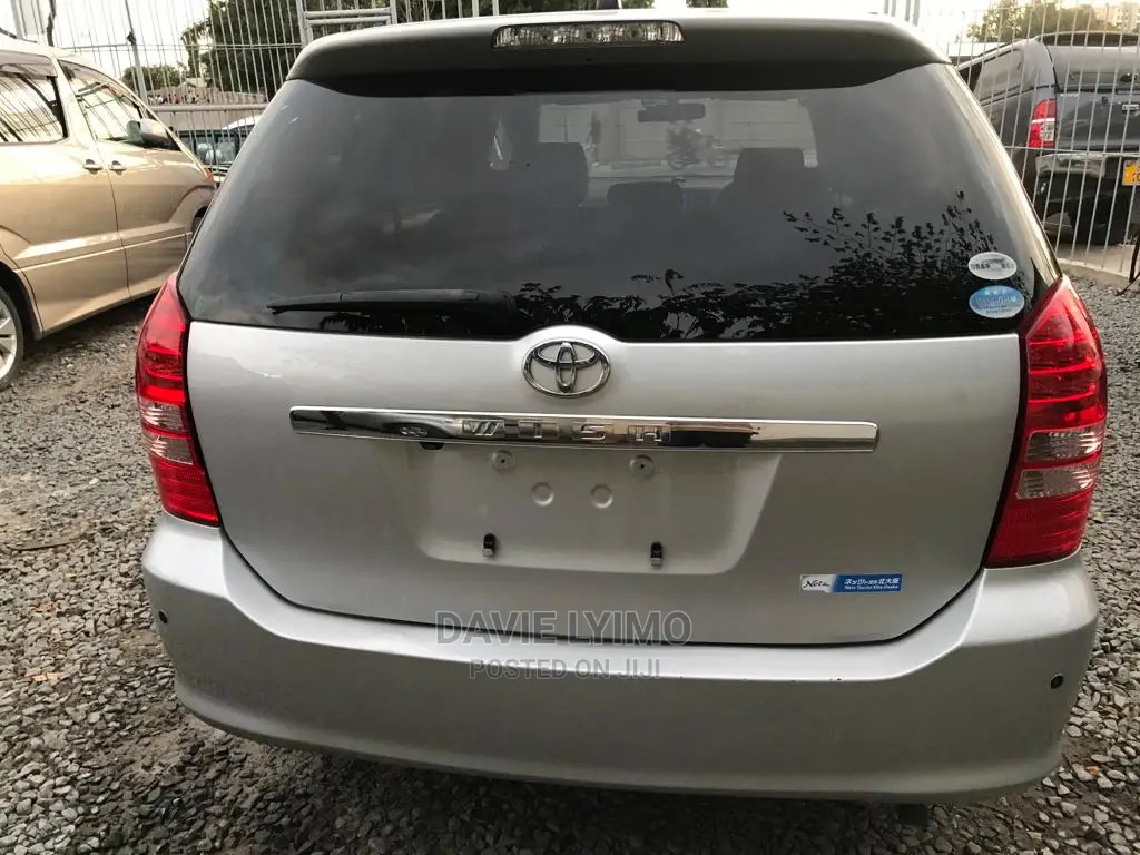 Toyota Wish 2004 Silver