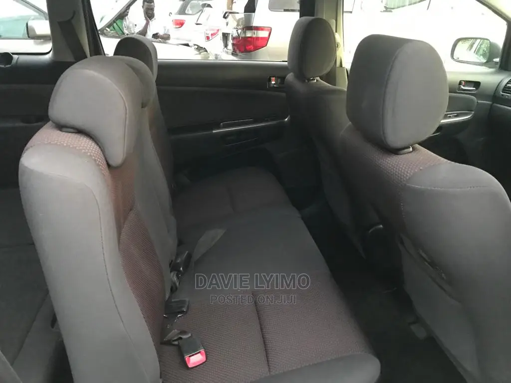 Toyota Wish 2004 Silver