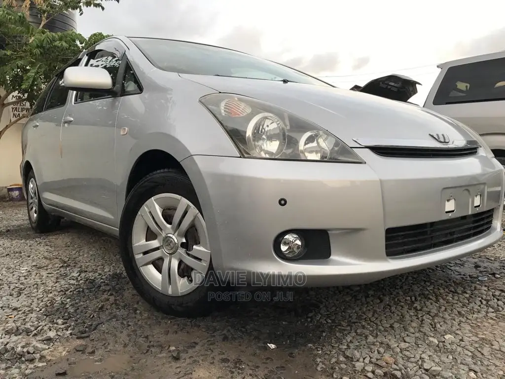 Toyota Wish 2004 Silver