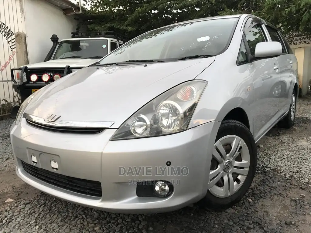 Toyota Wish 2004 Silver