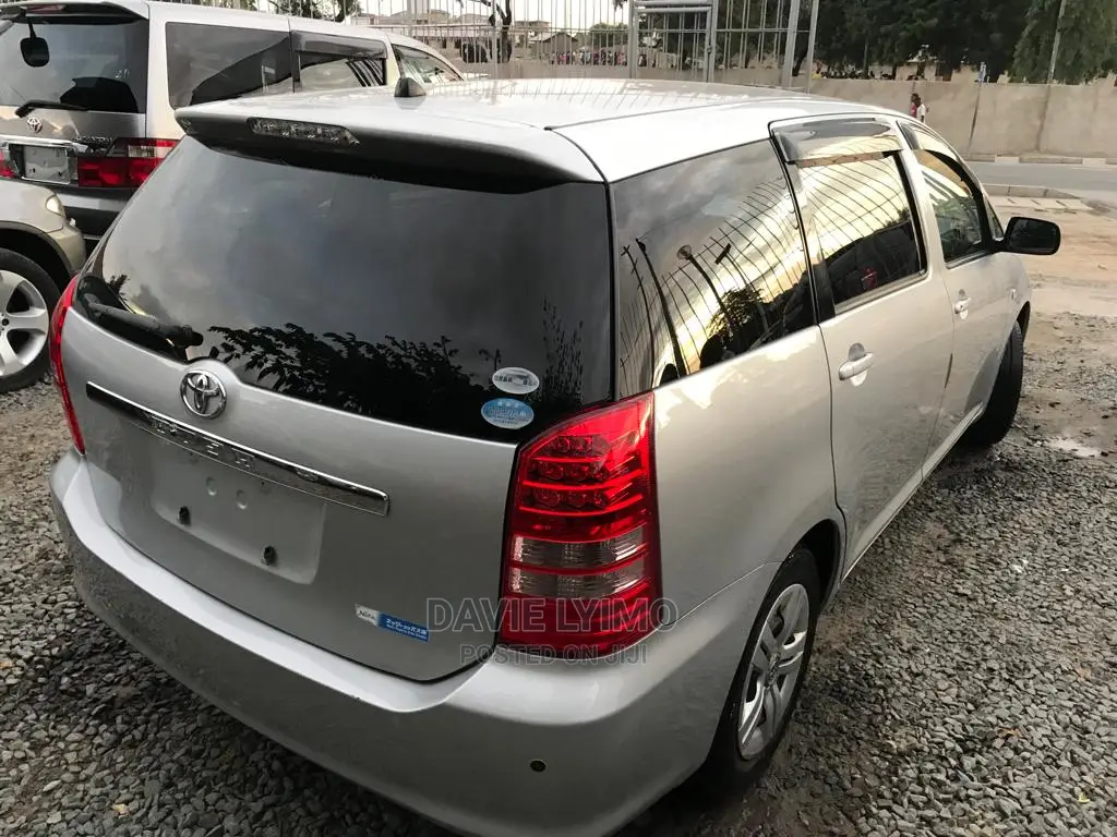 Toyota Wish 2004 Silver