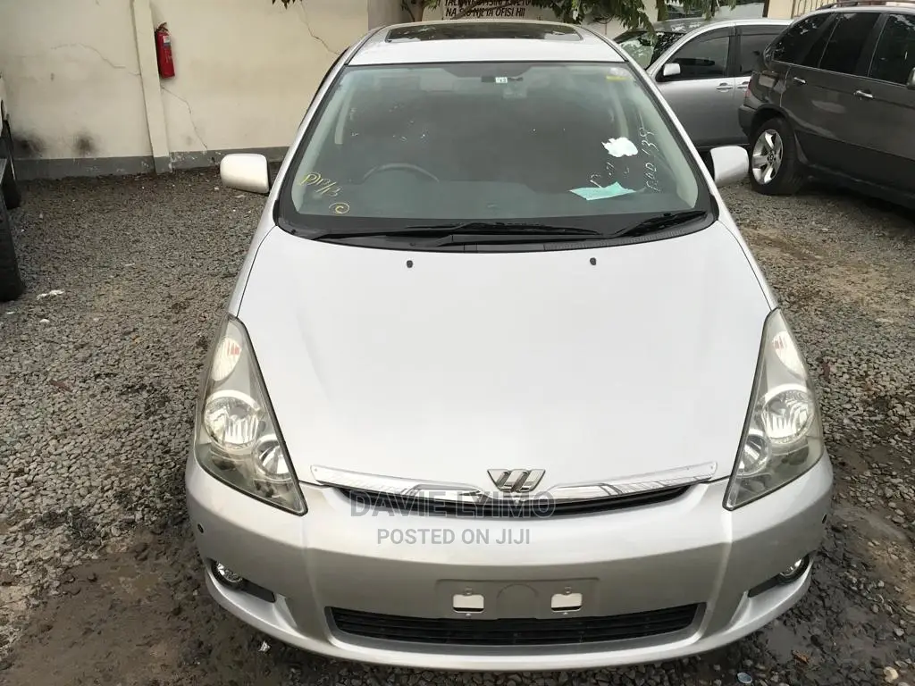 Toyota Wish 2004 Silver