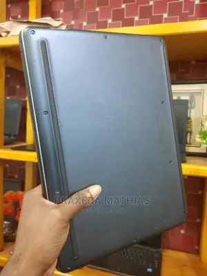 Laptop Dell Latitude 13 7350 8GB Intel Core M SSD 256GB