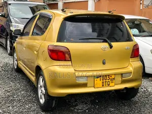 Toyota Vitz 2001 Gold