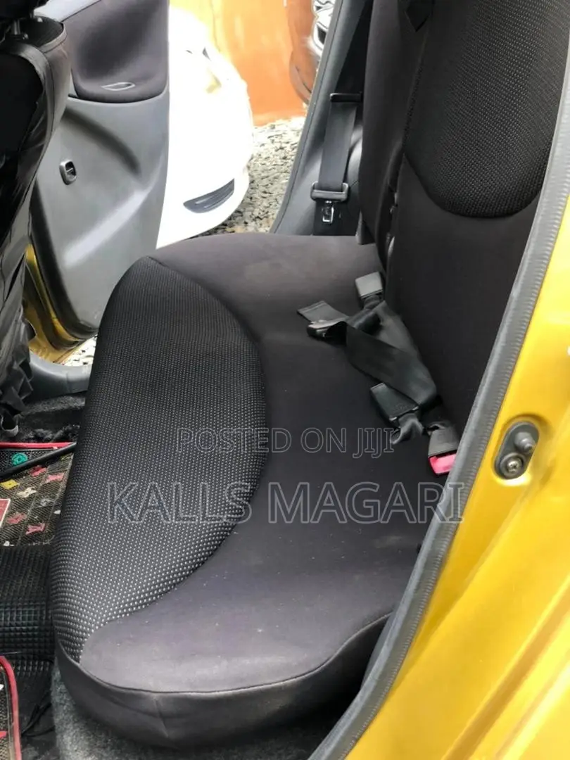 Toyota Vitz 2001 Gold
