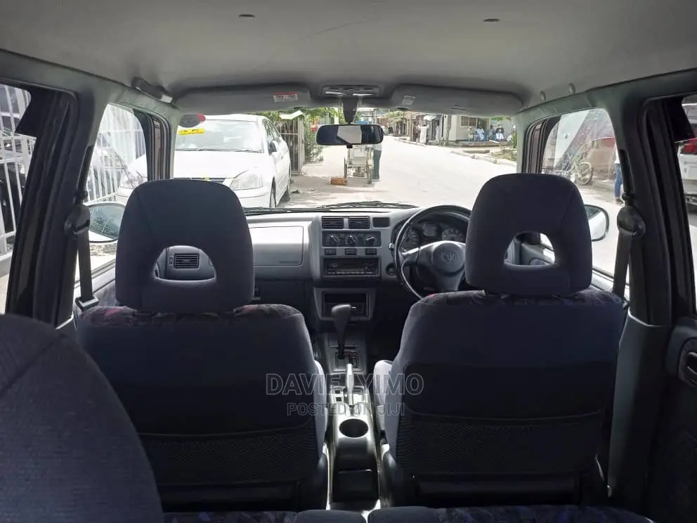 Toyota RAV4 1999 White