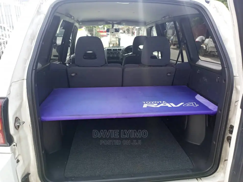 Toyota RAV4 1999 White