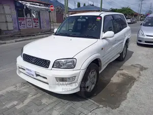 Toyota RAV4 1999 White