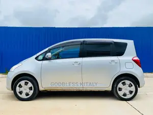 Toyota Ractis 2005 Silver