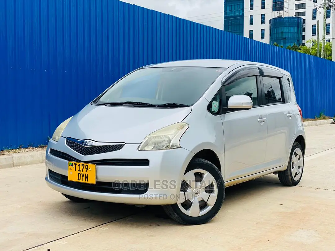 Toyota Ractis 2005 Silver