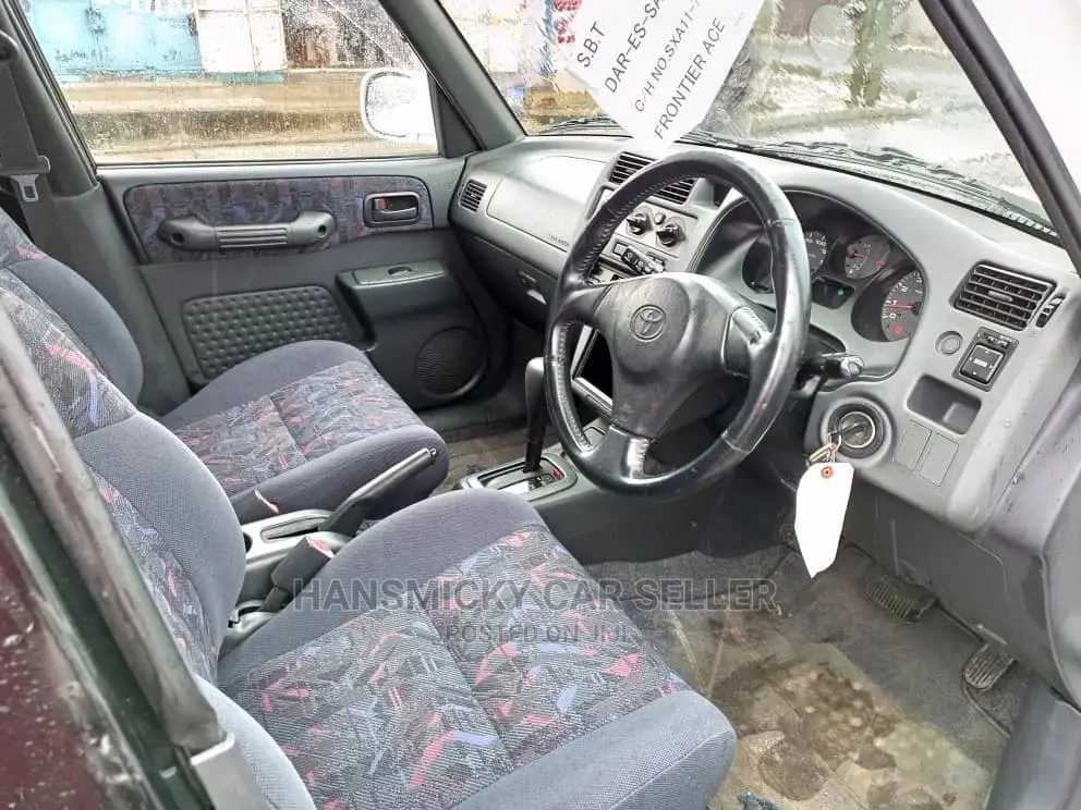 Toyota RAV4 1999 White