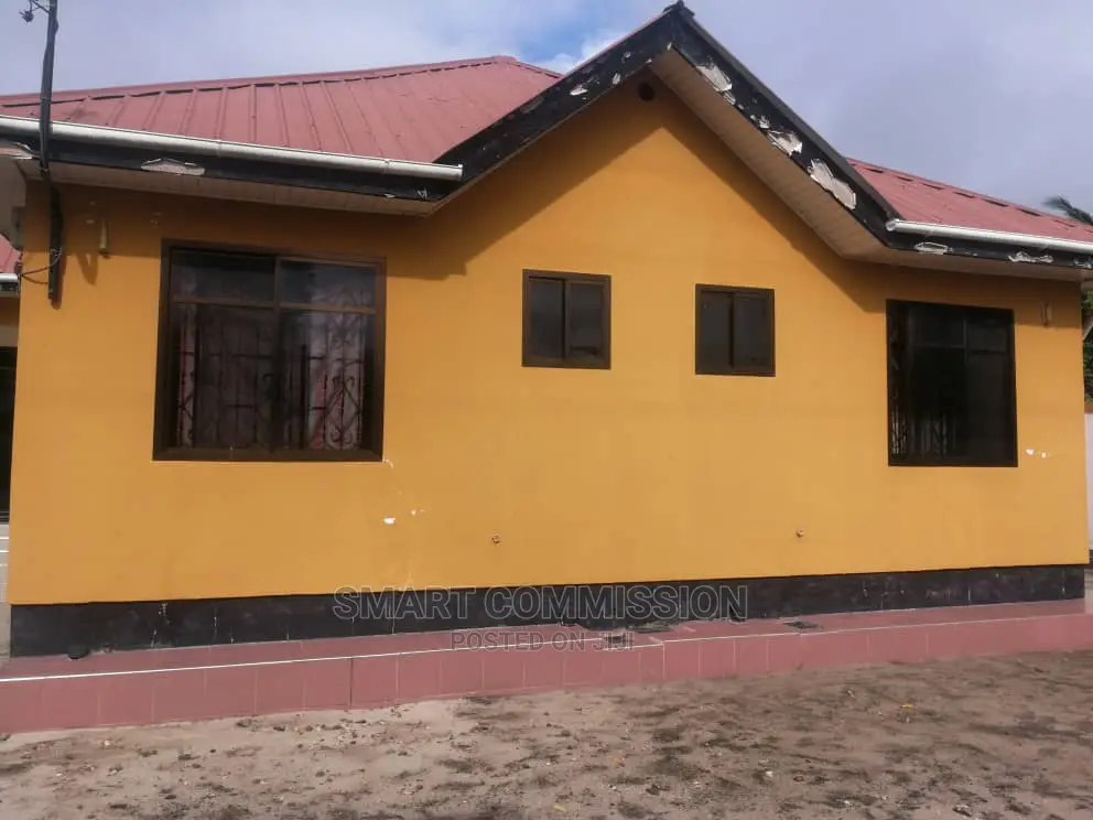 Guest House Na Hotel Inauzwa Iko Bagamoyo Mjini
