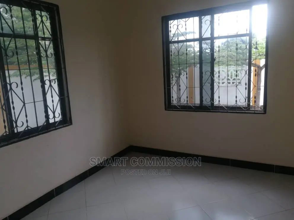 Guest House Na Hotel Inauzwa Iko Bagamoyo Mjini