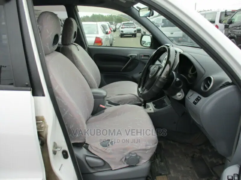 Toyota RAV4 2002 White