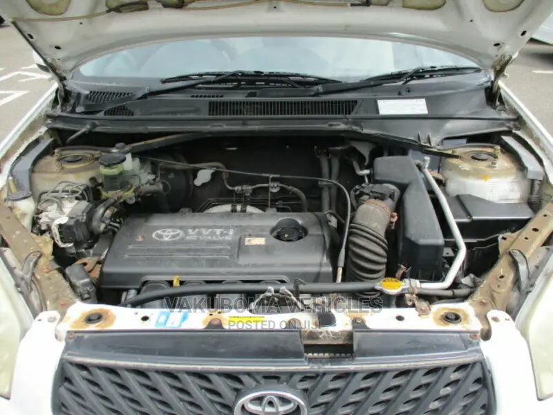 Toyota RAV4 2002 White