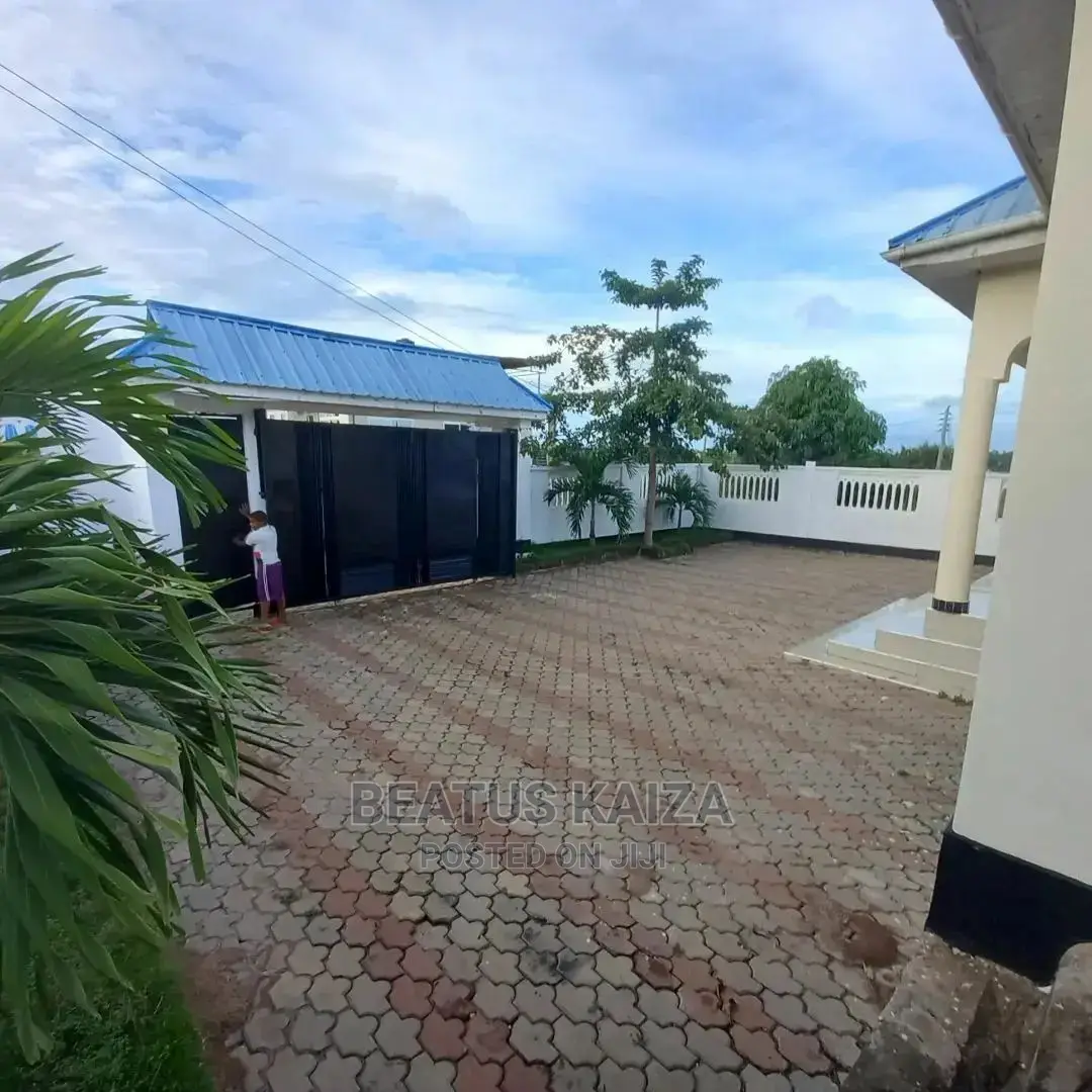 4bdrm Bungalow in Kigamboni Kibada for rent