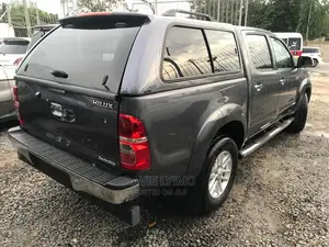 Toyota Hilux 2013 Gray