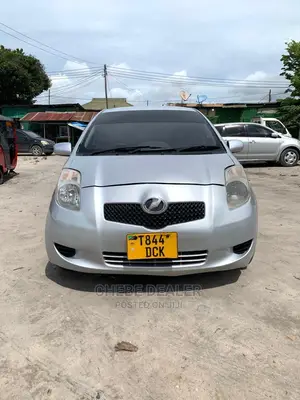 Toyota Vitz 1.3 AWD 3dr 2005 Silver