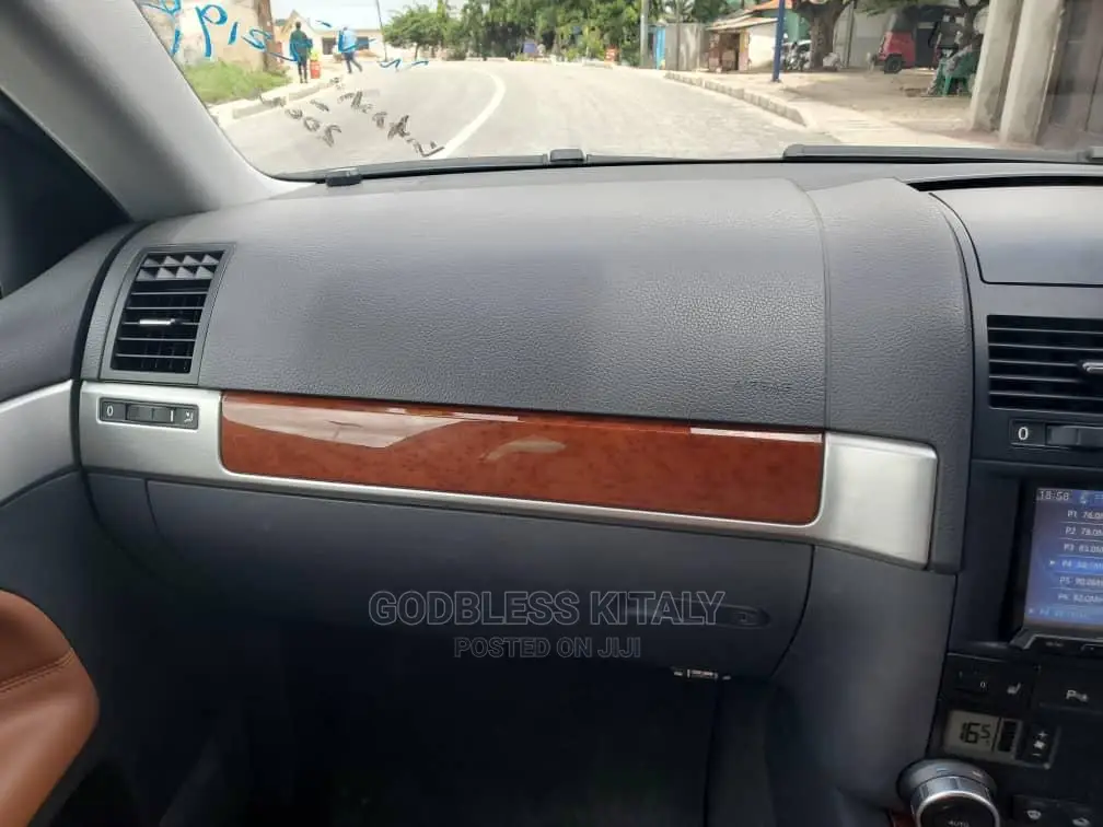 Volkswagen Touareg 2009 Black