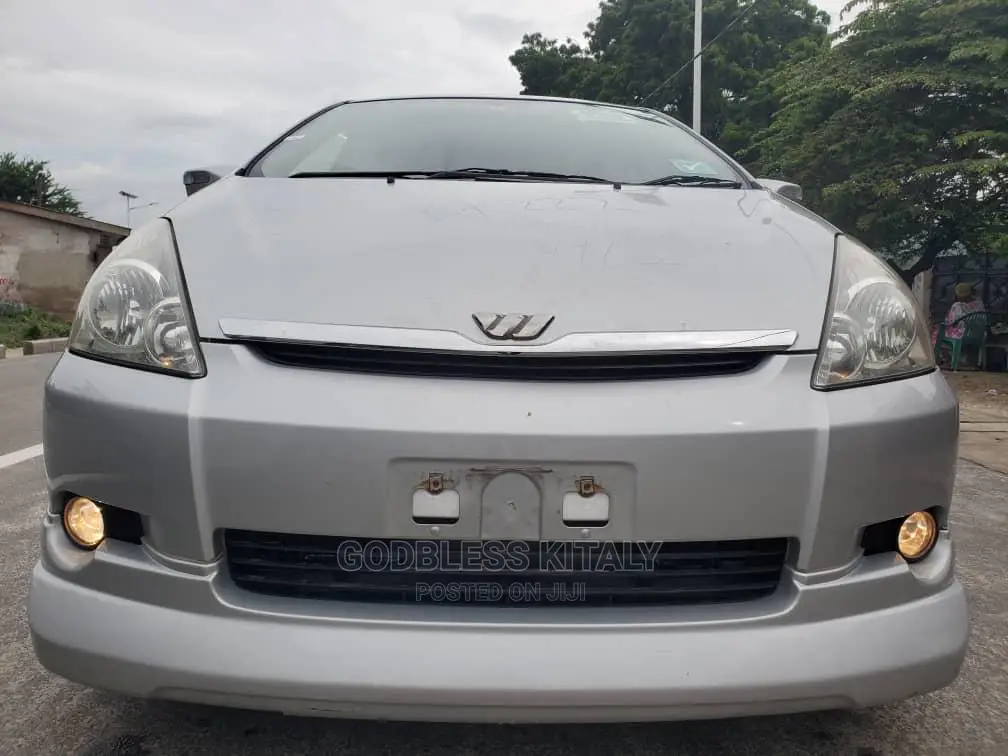 Toyota Wish 2005 Silver