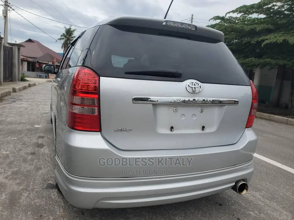 Toyota Wish 2005 Silver