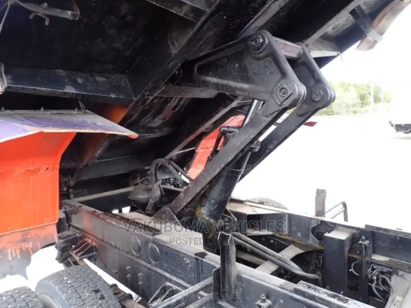 Nissan Conda Dump Truck