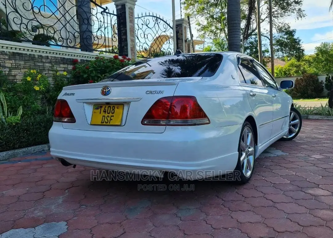 Toyota Crown 2004 White