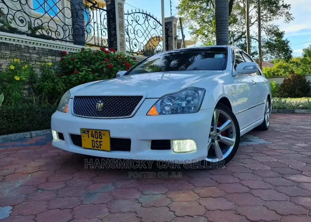 Toyota Crown 2004 White