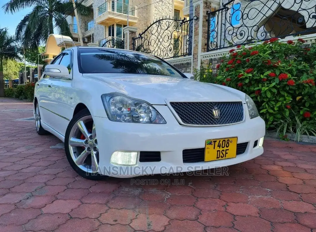 Toyota Crown 2004 White