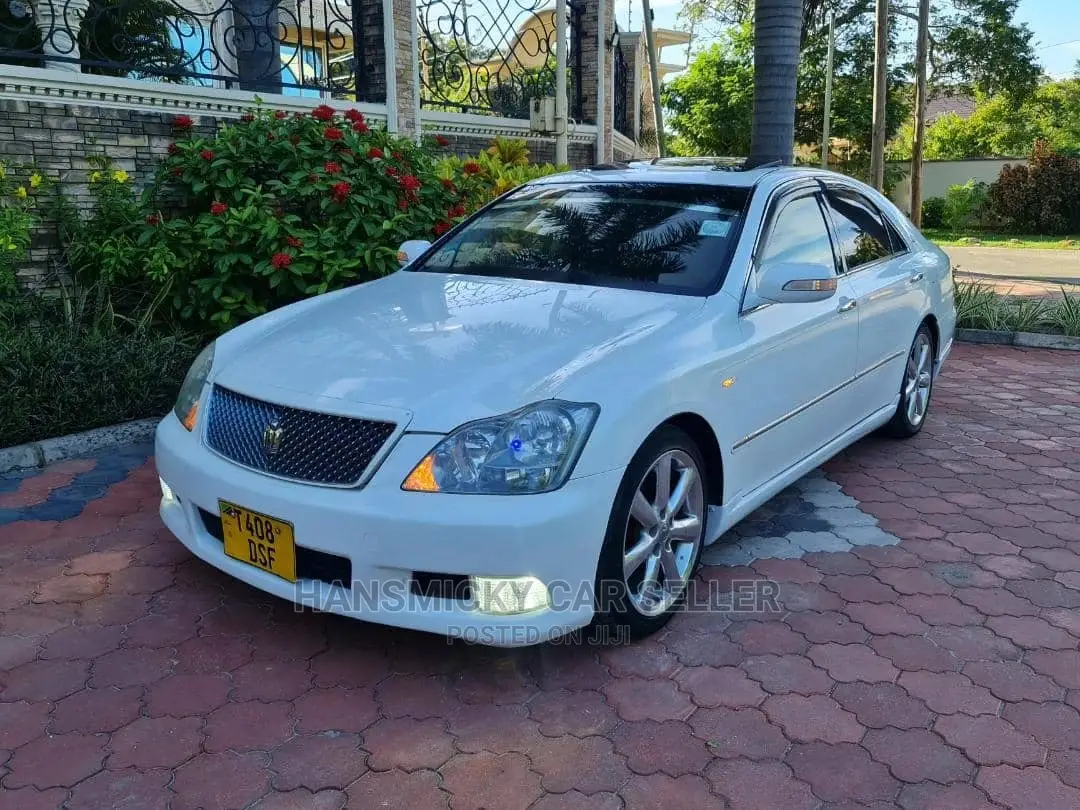 Toyota Crown 2004 White
