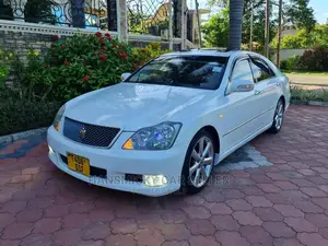 Toyota Crown 2004 White