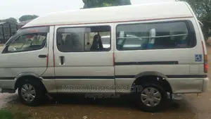 Toyota Hiace 2002 White