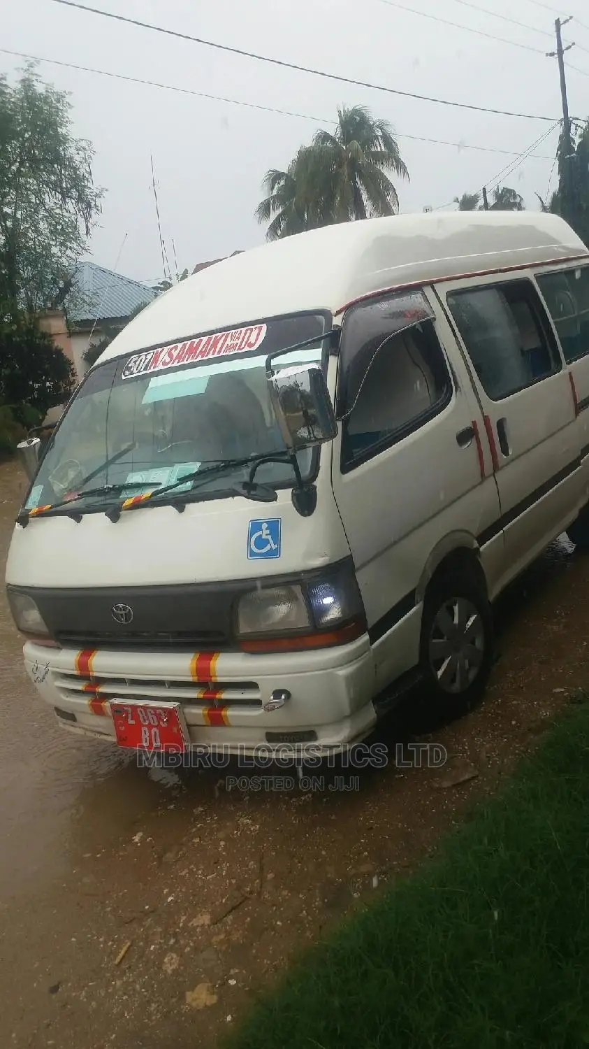 Toyota Hiace 2002 White