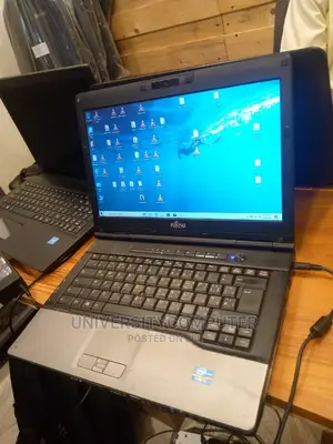 Laptop Fujitsu Lifebook AH550 4GB Intel Core I7 HDD 320GB