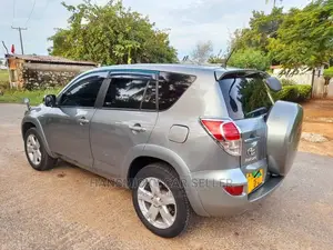 Toyota RAV4 2008 Green
