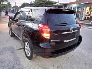 Toyota Vanguard 2011 Black