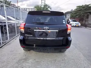 Toyota Vanguard 2011 Black