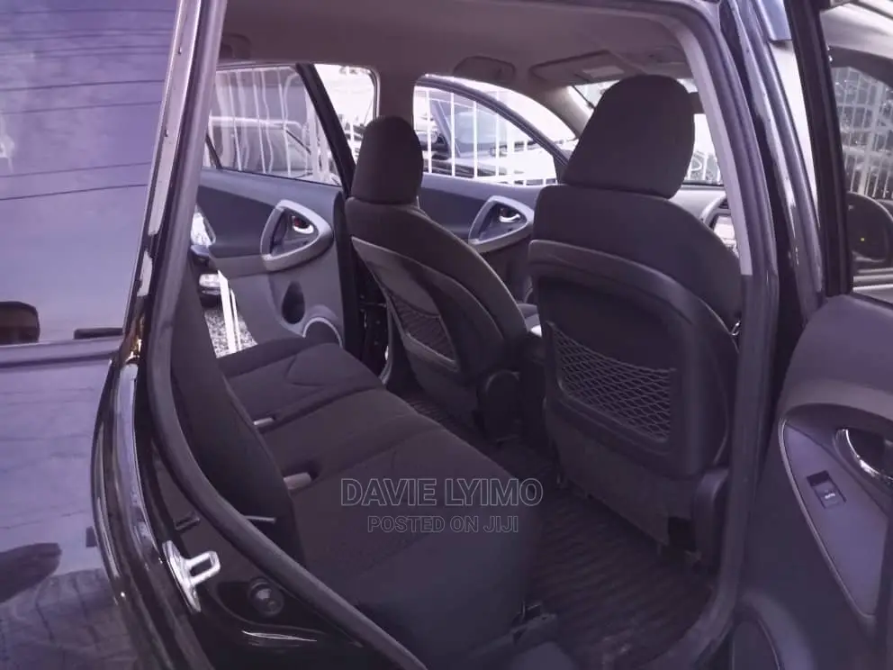 Toyota Vanguard 2011 Black